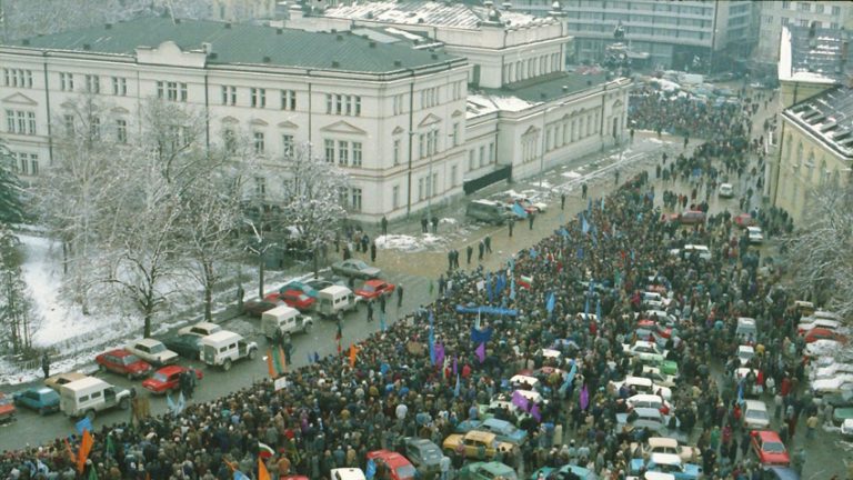 Отново сме в битка за демокрация