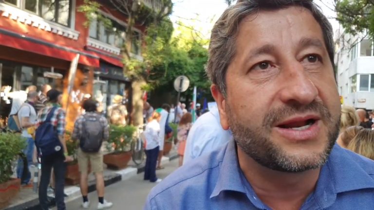 Гешев, чуваме ли се от 8-те джуджета?