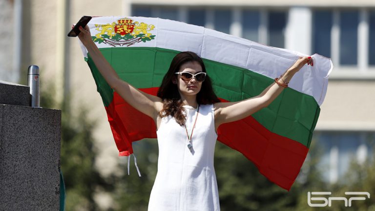 "МлаДа България": Оставка на цялото правителство