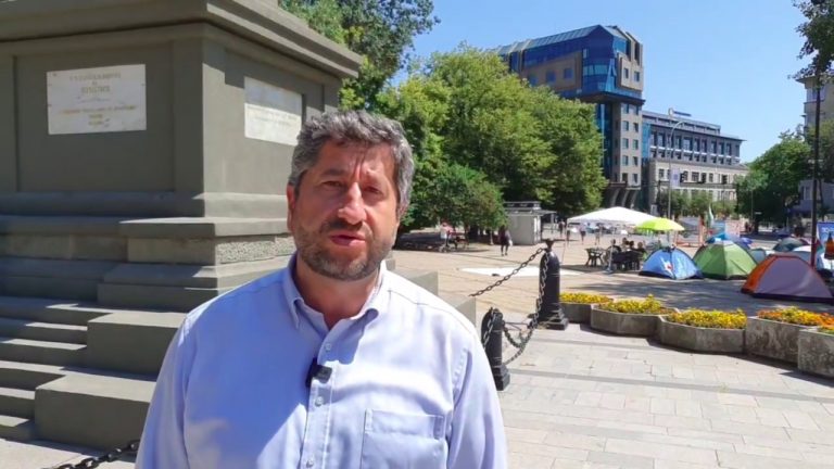 Отчаян и бездарен опит Борисов да печели време!