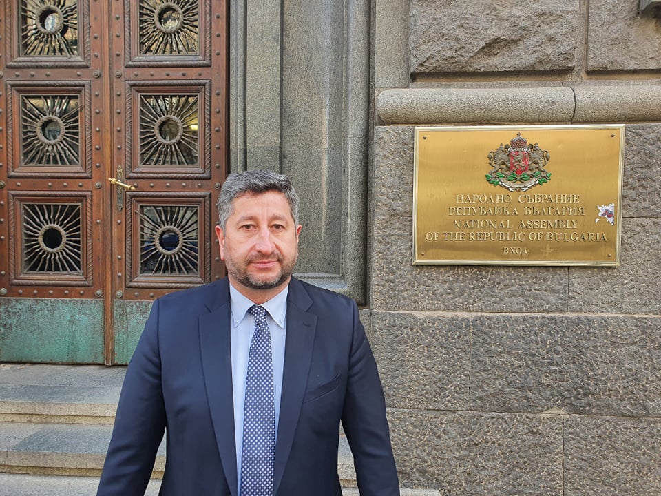 Христо Иванов към депутатите: Погрижете се за избирателите, не за корупционния данък за Доган
