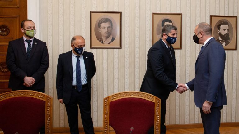 Демократична България: Реалният шанс за излъчване на правителство е вторият мандат