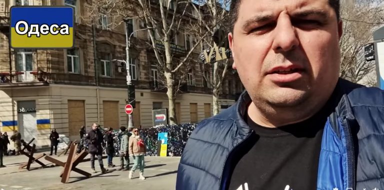 Депутатът Ивайло Мирчев раздаде терморъкавици и облекла на бойци в Украйна
