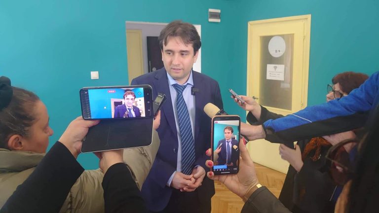 Министър Божанов представи идеите си за електронно управление пред IT общността във Враца