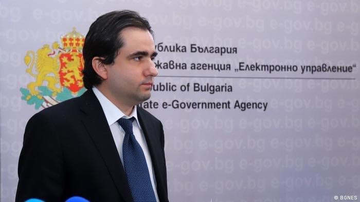 Министър Божанов предложи отпадане на синия талон на шофьорите и облекчено плащане на глоби