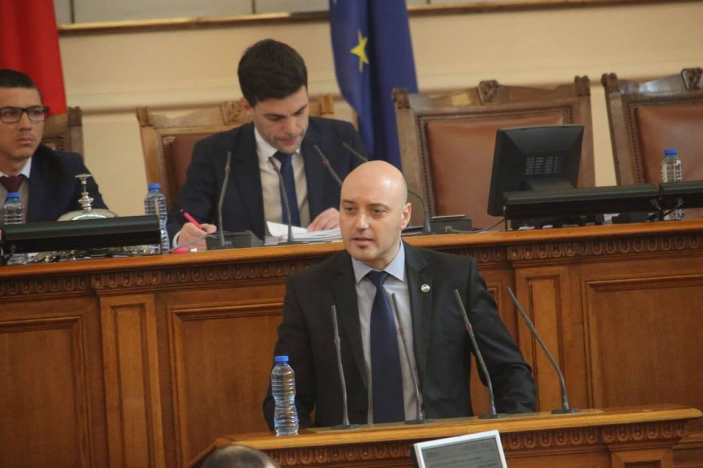 “Демократична България” настоява за разглеждане на решението за военна помощ за Украйна