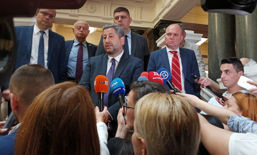 “Демократична България” отказа на ГЕРБ за вота на недоверие, ще подкрепи Никола Минчев