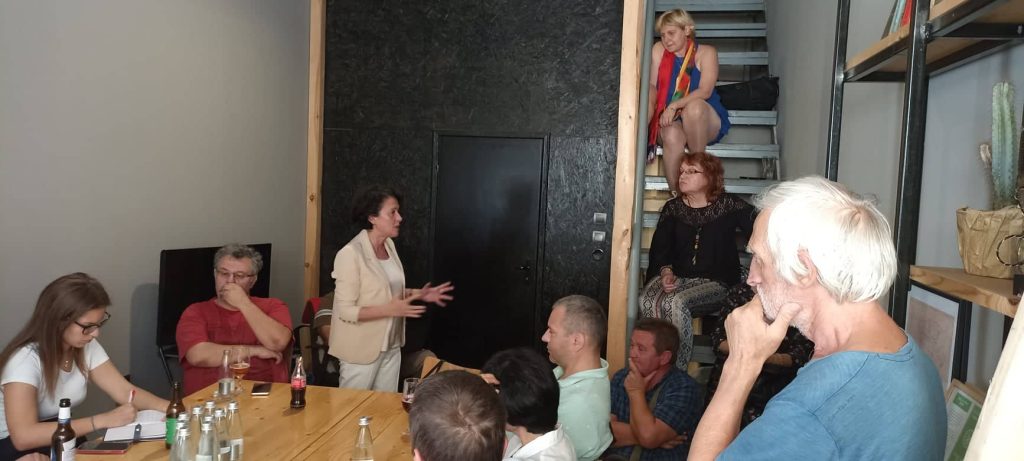 <strong>Антоанета Цонева: Никой освен „Демократична България“ не е инвестирал толкова усилия за българите в чужбина</strong>