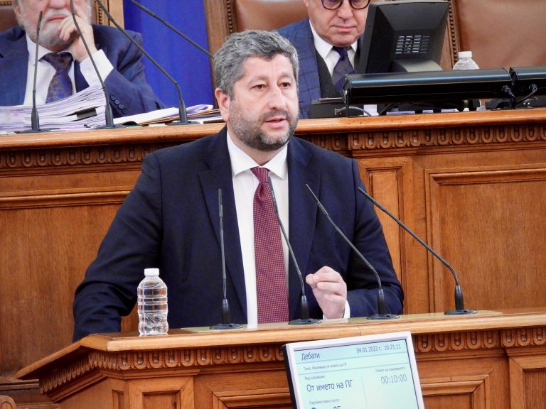 <strong>Христо Иванов: Формулата “Вежди” ще бъде задълбочаване на блатото</strong>