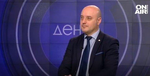 <strong>Атанас Славов: България не е дала много оръжие на Украйна и отказва възможности за закупуване на ново въоръжение</strong>