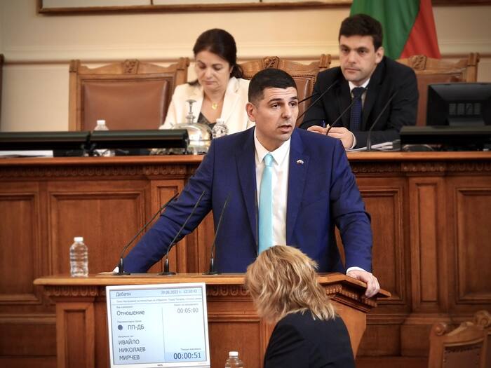 Ивайло Мирчев: България е в топ 3 на доставчиците на боеприпаси за Украйна