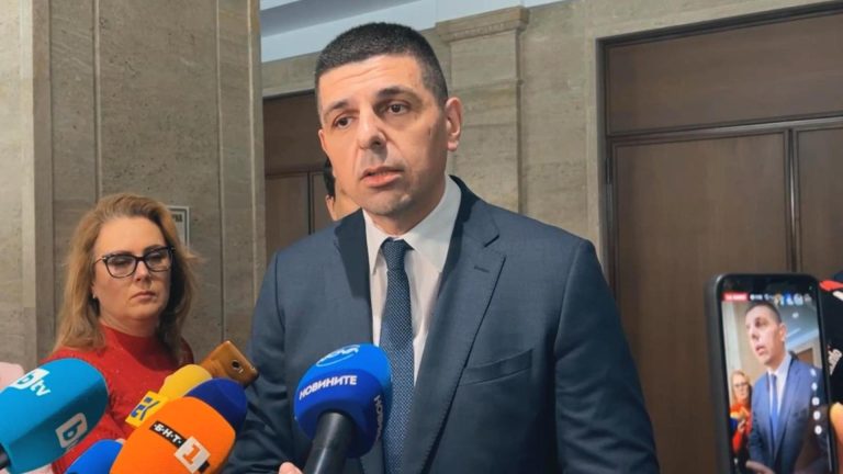 Страната ни трябва да си извоюва мястото на масата, защото ако не си на масата, си в менюто. В руското меню.