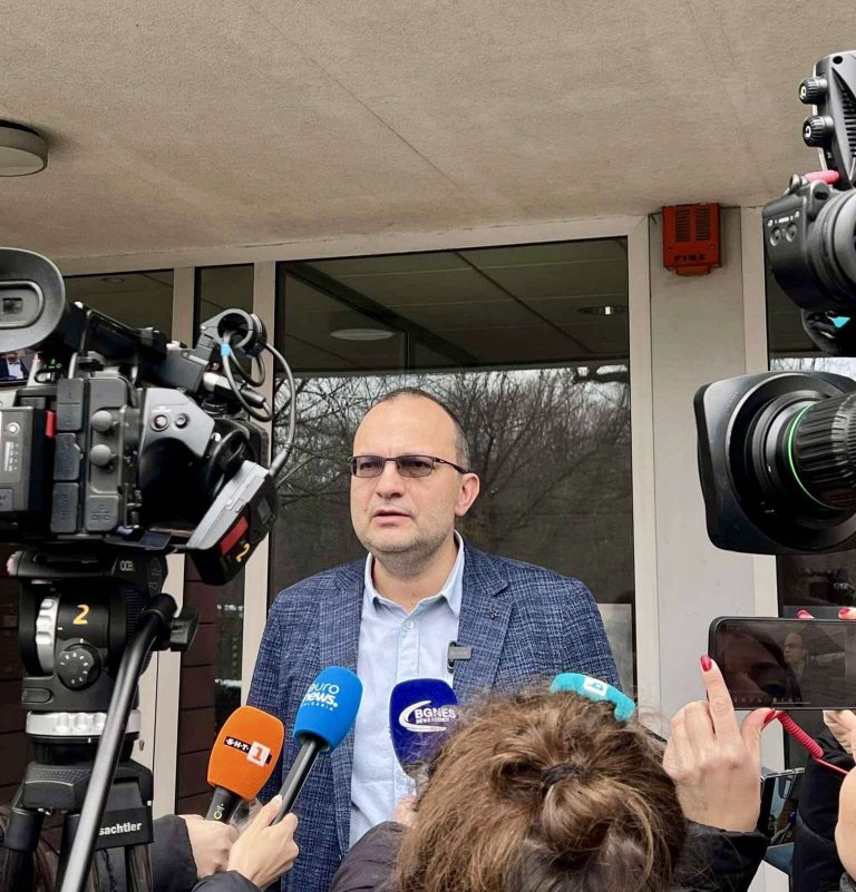 “Демократична България” настоява правителството веднага да поиска конвергентен доклад за еврозоната