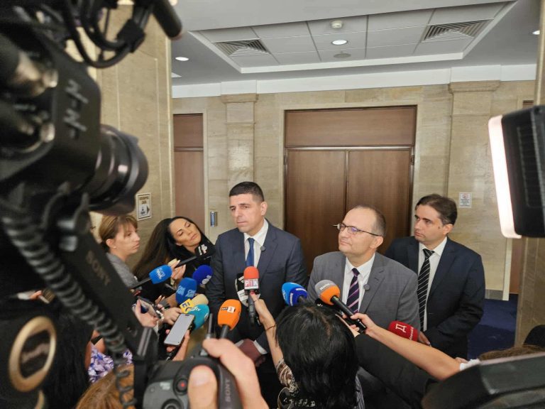 “Да, България”: Правителството на Новото левичарско начало бута България към по-високи данъци