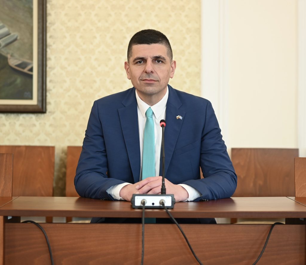 Ивайло Мирчев: Единственото, което може да се направи, за да се противодейства на приемането на бюджета, е всички да излязат на протест