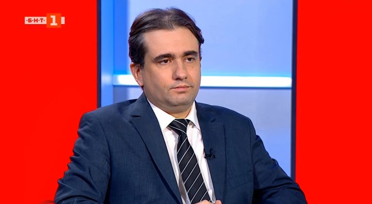 Божидар Божанов: Няма да загубим още едно поколение в борбата срещу Пеевски. На този модел трябва да се сложи край