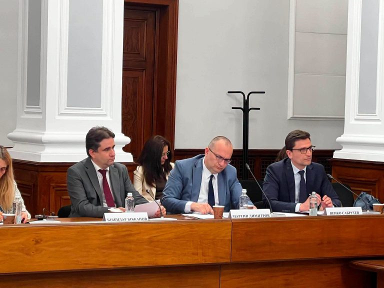 Божидар Божанов: Правителството припознава предложението на ДБ държавните служители да плащат осигуровки
