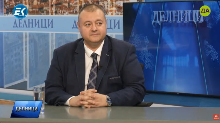 Свилен Трифонов в "Делници"