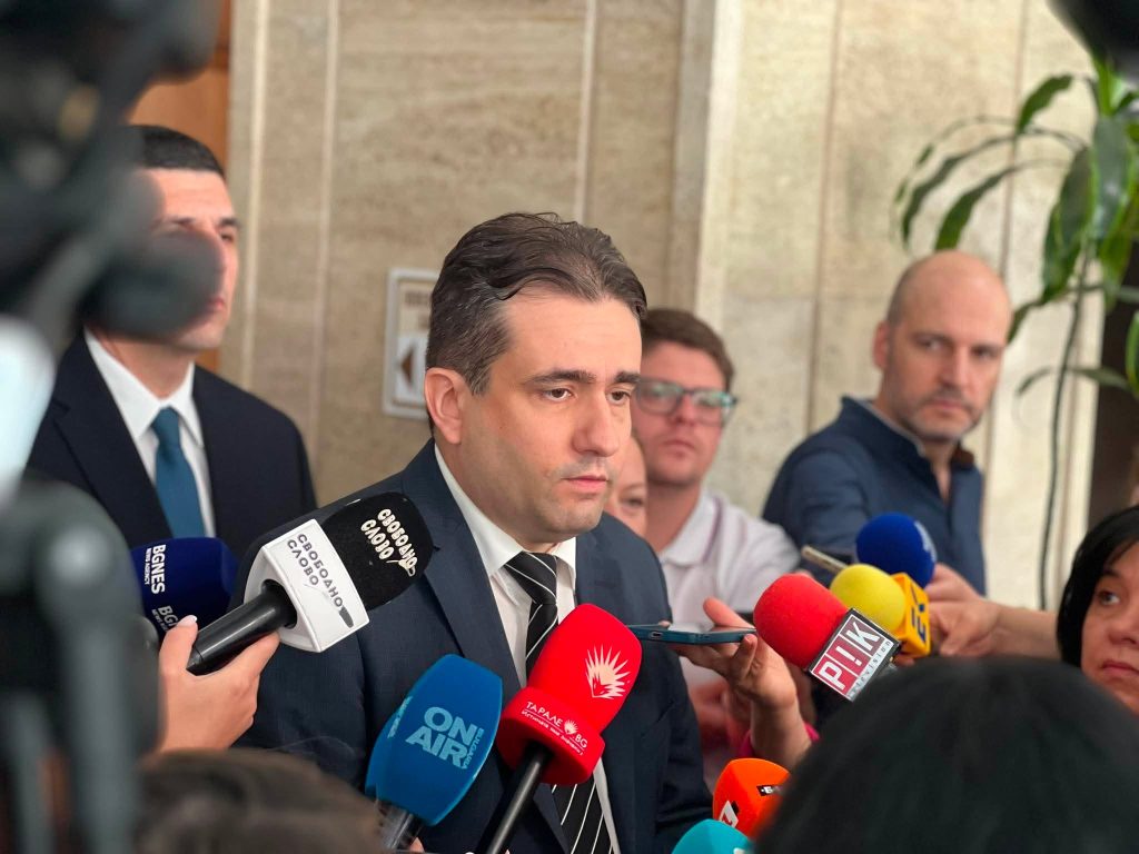 Божидар Божанов: Гледаме втори епизод на “Колеги, прибирайте се” - новите управляващи са доста плахи към разбиването на корупционни схеми