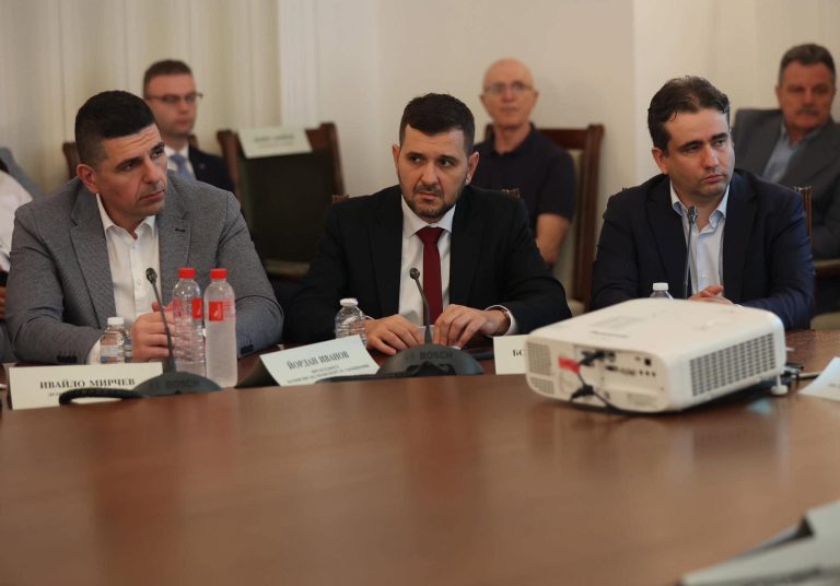 „Демократична България“ с кръгла маса за пътната безопасност: Ангажиментът за ефективни мерки трябва да е надпартиен